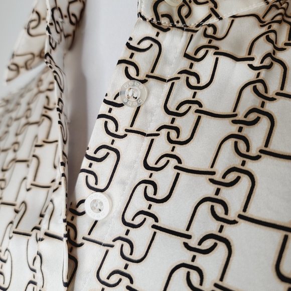 Bebe Tie Waist Silk Blouse in Black and White Chain Print Size XS - Picture 5 of 9